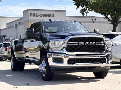 2024 RAM 3500 Tradesman Crew Cab 4x4 8' Box