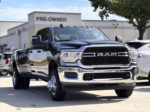 2024 RAM 3500 Tradesman Crew Cab 4x4 8' Box