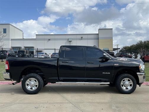 2021 RAM 2500 Tradesman Crew Cab 4x4 6'4' Box