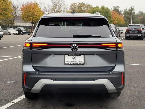 Platinum Gray Metallic 2026 Volkswagen Tiguan 2.0T S