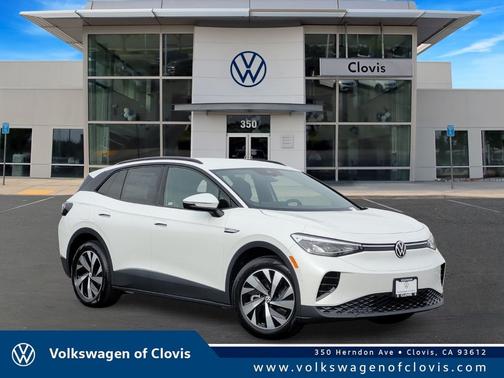 White/off-white 2026 Volkswagen ID.4 Pro