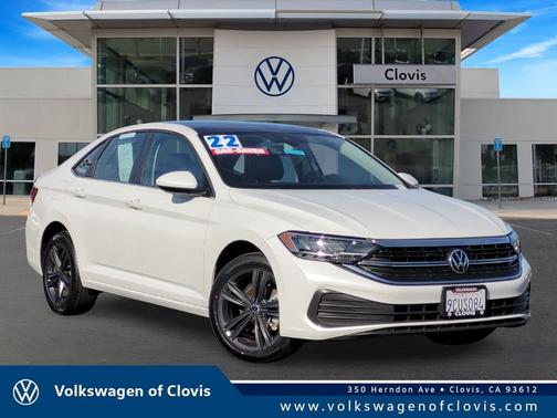 White 2022 Volkswagen Jetta 1.5T SE