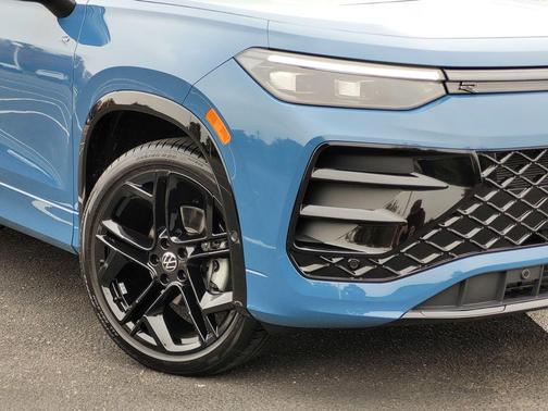 Monterey Blue Pearl 2026 Volkswagen Tiguan 2.0T SE R-Line Black
