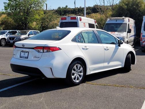 Ice 2024 Toyota Corolla Hybrid LE