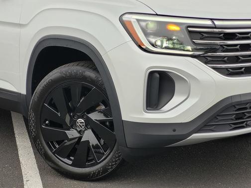 Opal White Pearl 2026 Volkswagen Atlas 2.0T SE W/TECHNOLOGY