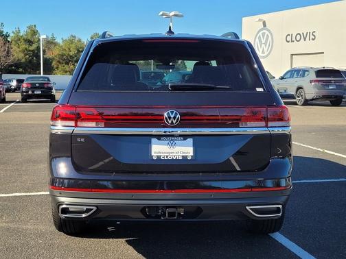 Black 2026 Volkswagen Atlas 2.0T SE w/Technology