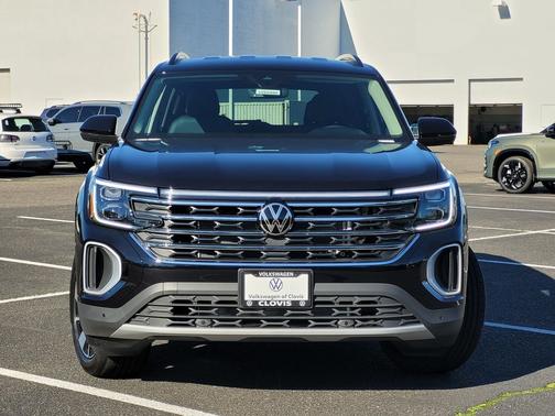 Black 2026 Volkswagen Atlas 2.0T SE w/Technology
