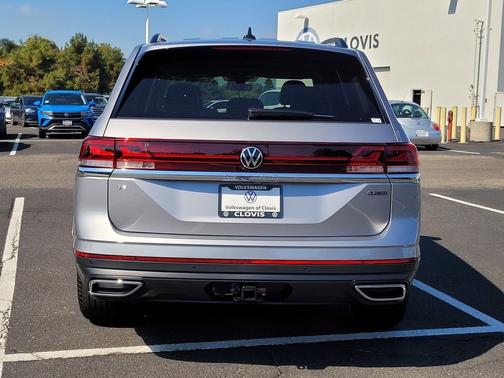 Silver Mist Metallic 2026 Volkswagen Atlas 2.0T SE W/TECHNOLOGY