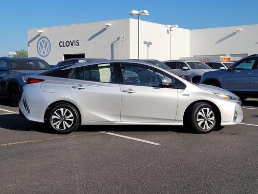 Classic Silver Metallic 2017 Toyota Prius Prime Advanced