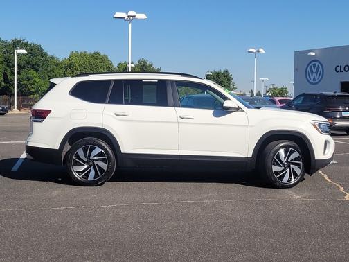 White 2025 Volkswagen Atlas 2.0T SE w/Technology