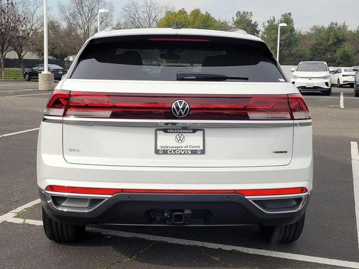 Opal White Pearl 2026 Volkswagen Atlas Cross Sport 2.0T SEL