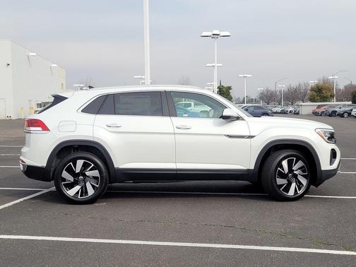 Opal White Pearl 2026 Volkswagen Atlas Cross Sport 2.0T SEL