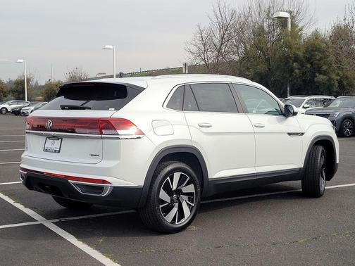 Opal White Pearl 2026 Volkswagen Atlas Cross Sport 2.0T SEL