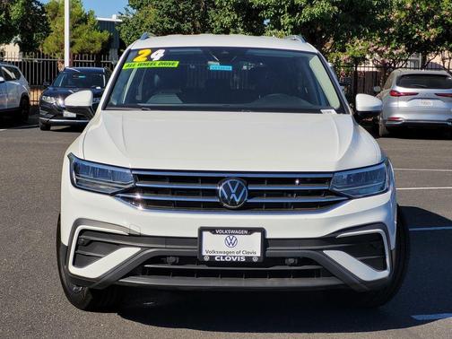 Pure White 2024 Volkswagen Tiguan 2.0T SE