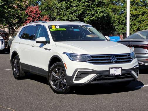 Pure White 2024 Volkswagen Tiguan 2.0T SE