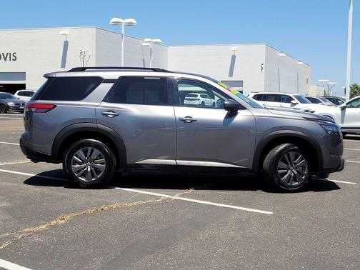 Gun Metallic 2024 Nissan Pathfinder SV