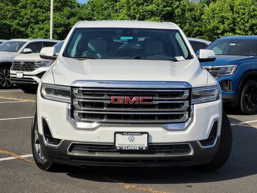 White 2022 GMC Acadia SLE