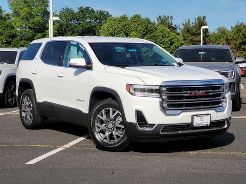 Summit White 2022 GMC Acadia SLE