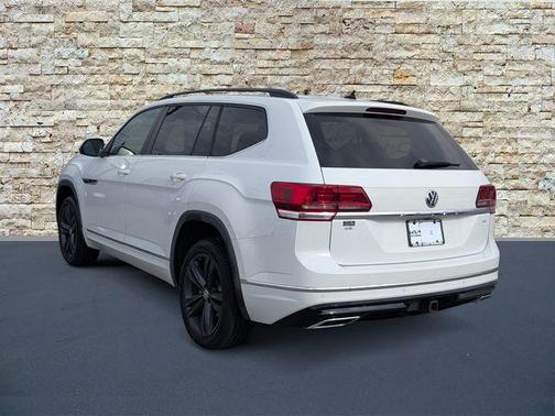 Pure White 2020 Volkswagen Atlas 3.6L SE w/Technology