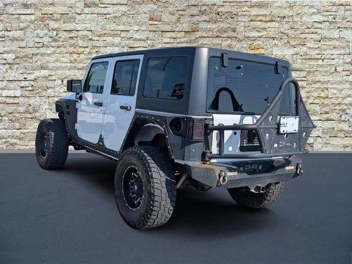 Bright White Clearcoat 2016 Jeep Wrangler Unlimited Sport