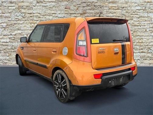 2010 Kia Soul +