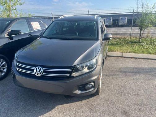 Pepper 2014 Volkswagen Tiguan Auto SE