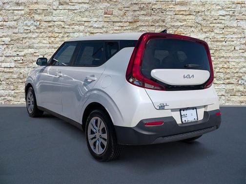 Snow White Pearl 2022 Kia Soul LX
