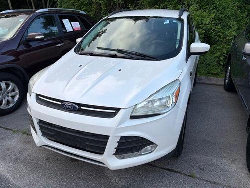 White Platinum Clearcoat Metallic 2016 Ford Escape SE