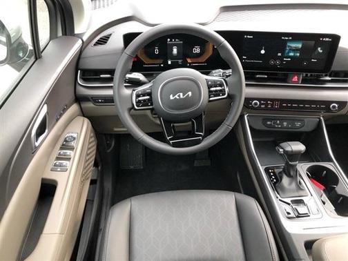 2025 Kia Carnival EX