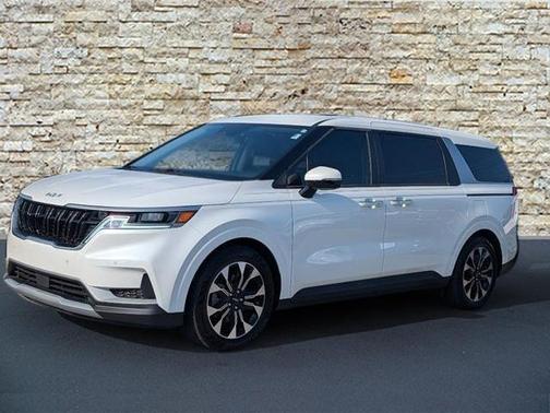 2024 Kia Carnival EX