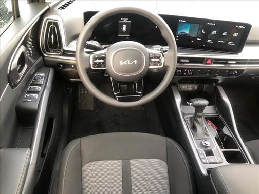 2025 Kia Sorento LX