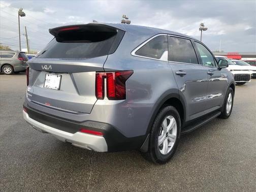 2025 Kia Sorento LX