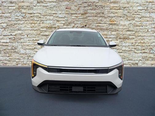 Snow White Pearl 2025 Kia K4