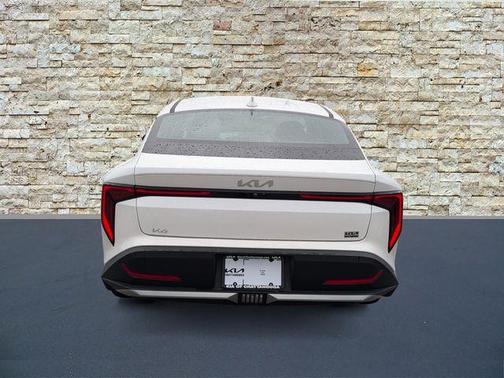 Snow White Pearl 2025 Kia K4