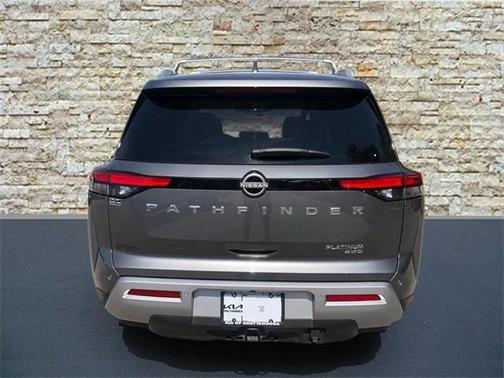 2023 Nissan Pathfinder Platinum