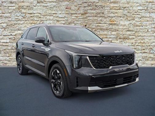 Metal 2025 Kia Sorento S
