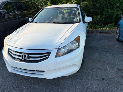 Alabaster Silver Metallic 2012 Honda Accord SE
