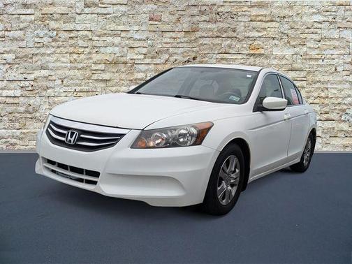 Alabaster Silver Metallic 2012 Honda Accord SE