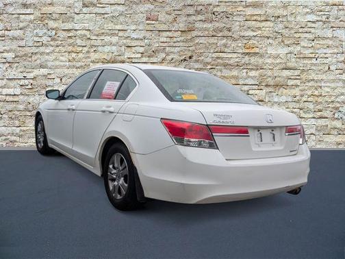 Alabaster Silver Metallic 2012 Honda Accord SE