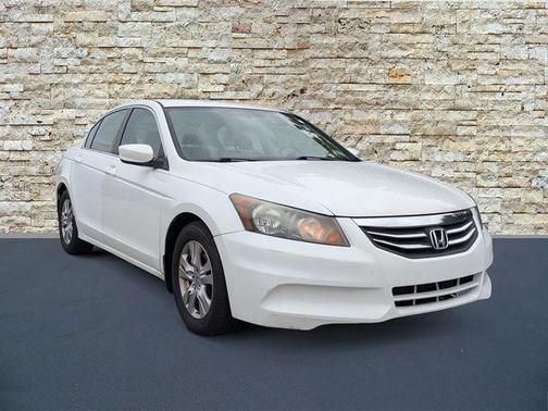Alabaster Silver Metallic 2012 Honda Accord SE