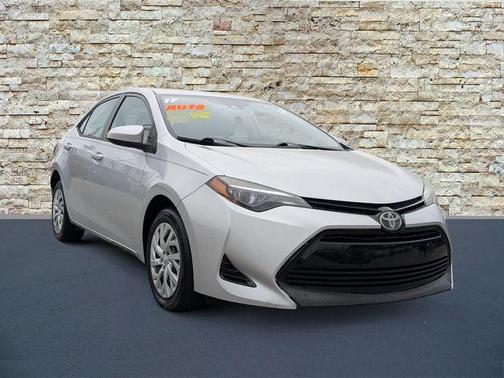 Classic Silver Metallic 2017 Toyota Corolla XLE