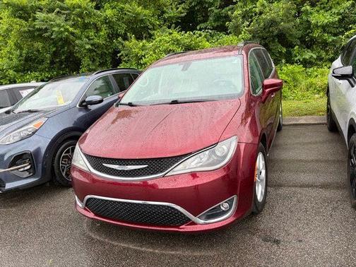 Velvet 2017 Chrysler Pacifica Touring-L