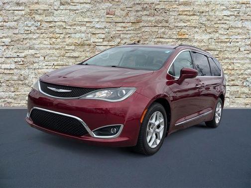Velvet 2017 Chrysler Pacifica Touring-L