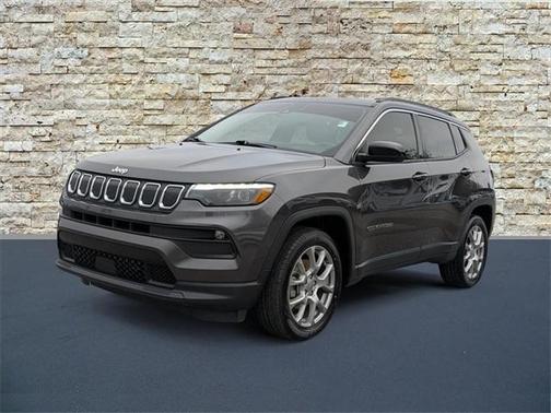 2022 Jeep Compass Latitude Lux