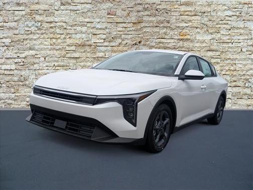 Snow White Pearl 2026 Kia K4 LXS