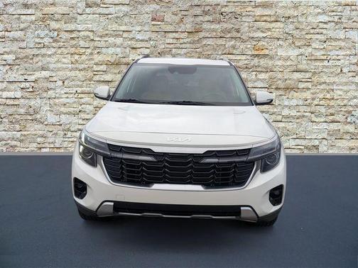 Snow White Pearl 2025 Kia Seltos EX