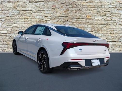 Snow White Pearl 2026 Kia K5 GT-Line