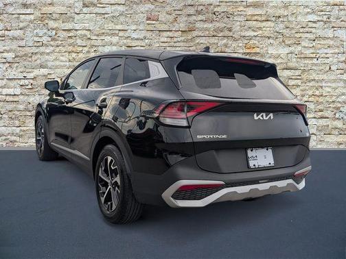 Ebony Black 2024 Kia Sportage EX