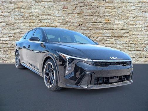 Aurora Black Pearl 2026 Kia K4 GT-LINE