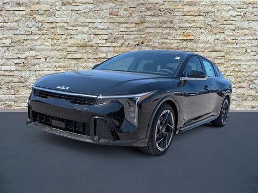 Aurora Black Pearl 2026 Kia K4 GT-LINE